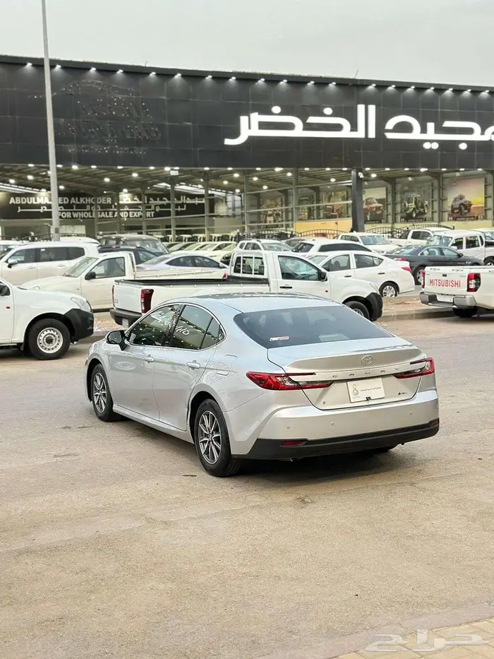 تويوتا كامري LE هايبرد 2025 4