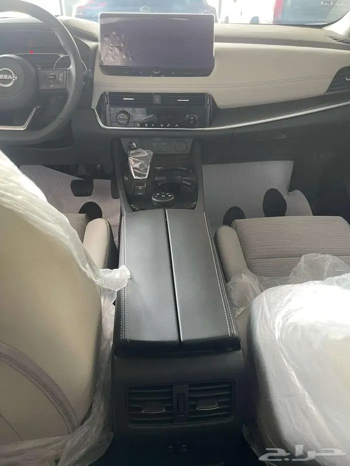 نيسان اكستريل 7 مقاعد SV 2025 بلس 22