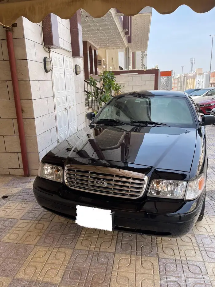 فورد كراون فكتوريا 2008 ممشى قليل جدا بحالة الوكالة 1
