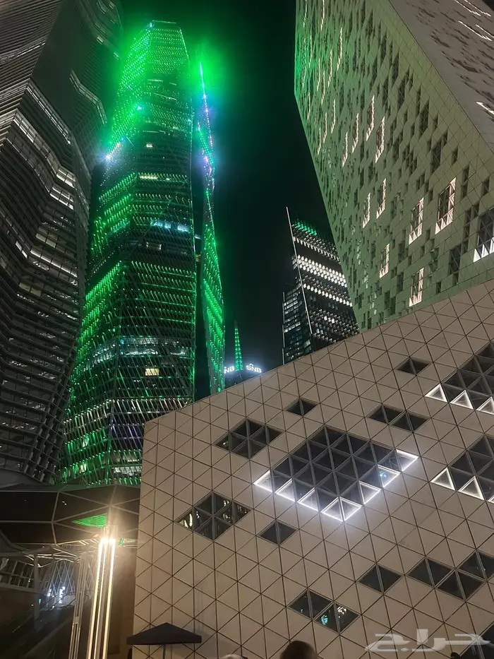 شاشات للبيع والايجار داخليه وخارجيهled 2