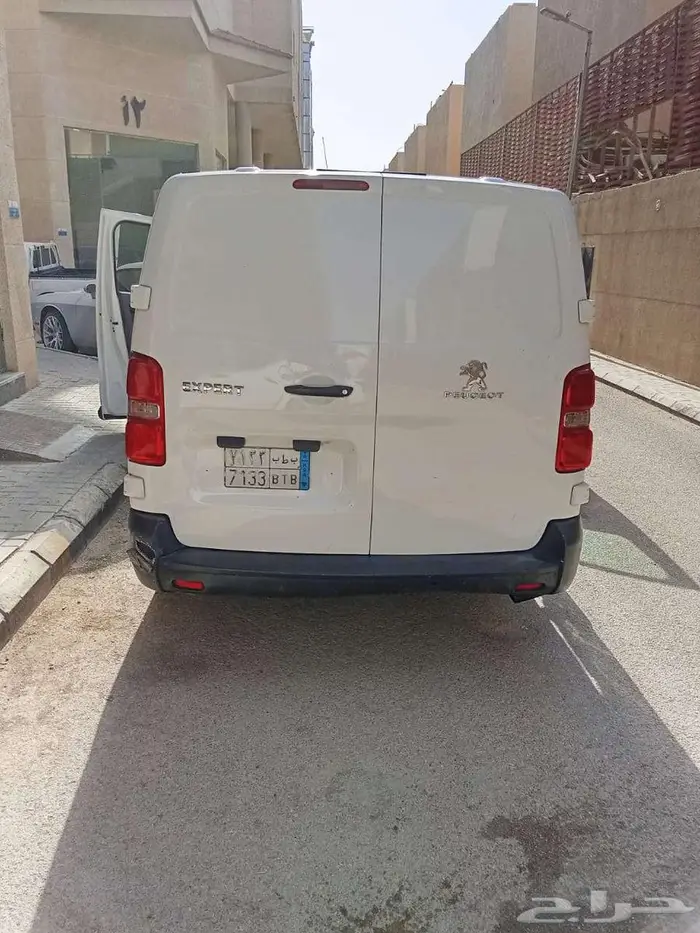 بيجو فان 2018 1