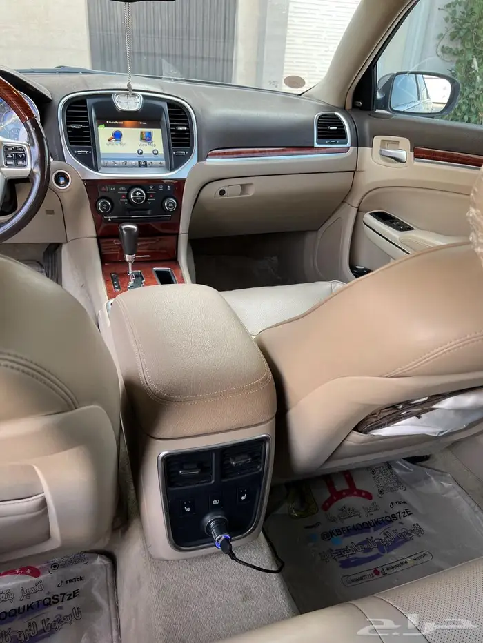 كرايسلر V8 9
