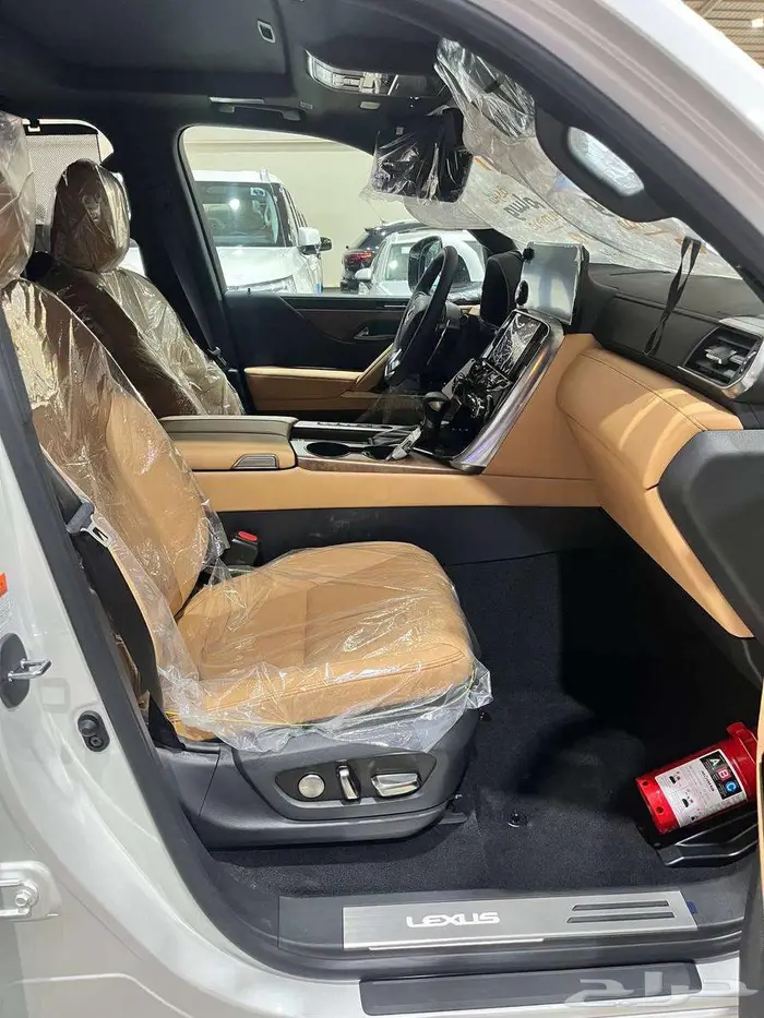 عرض خاص لكزس LX600 BB خليجي الساير موديل 2025 8