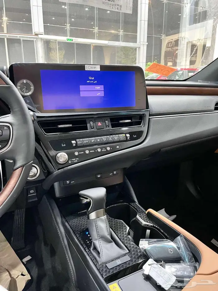 لكزس ES 350 CC سعودي 2025 ( ابيض - تيتانيوم - مادي - اسود ) 24