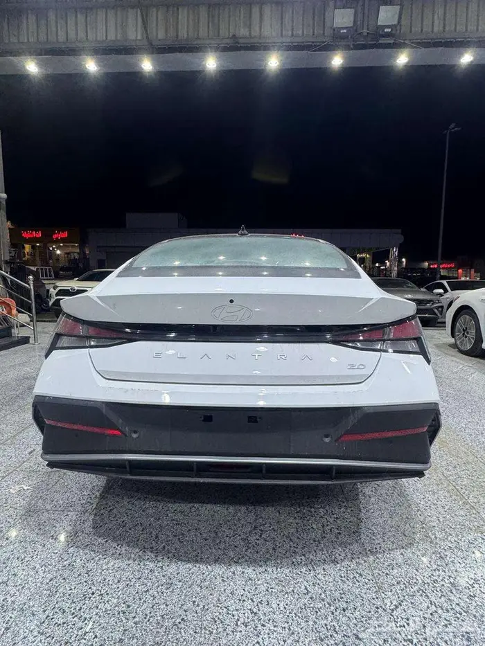 هيوانداى النترا سمارت 2000 cc ابيض موديل 2026 4