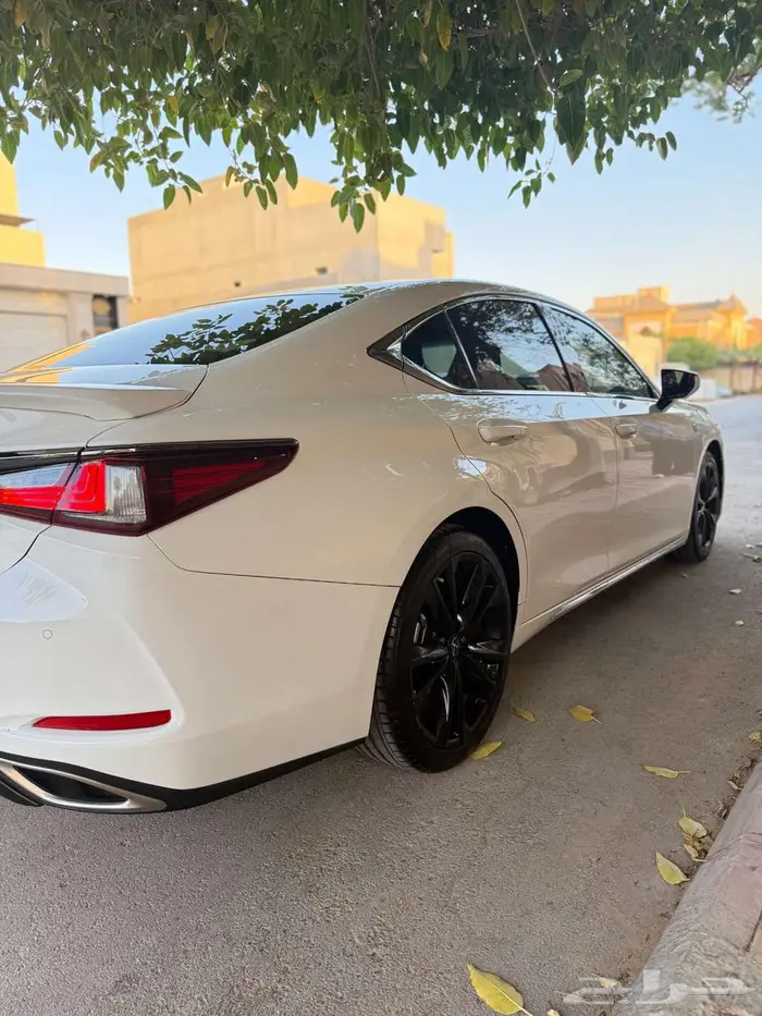 لكزس Lexus ES 350 F Sport   موديل 2023 22