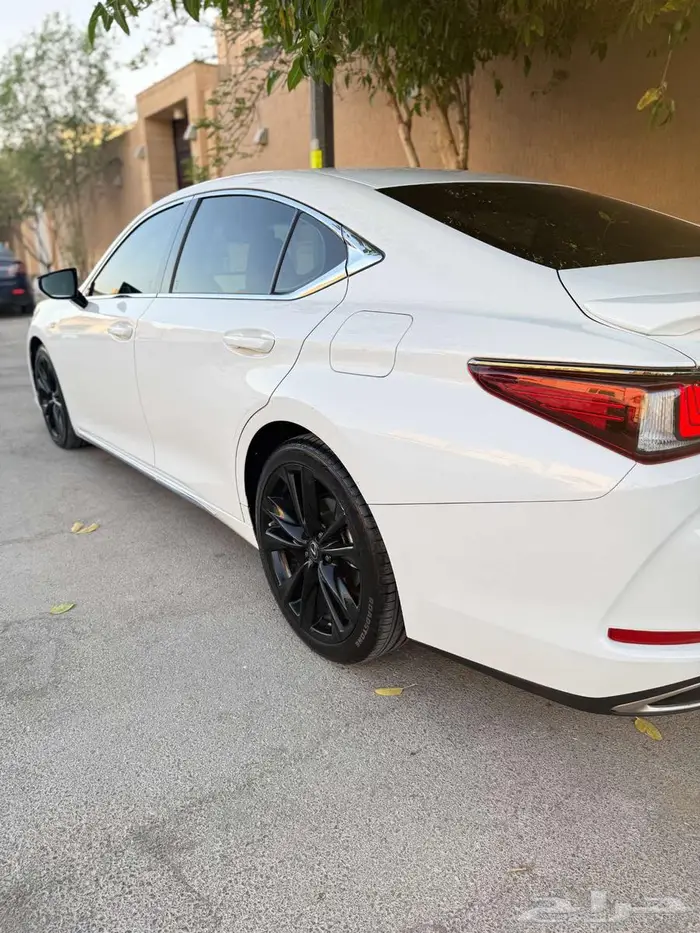 لكزس Lexus ES 350 F Sport   موديل 2023 5