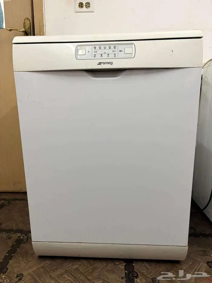 LG Washing Machine   SMEG Dishwasher 0