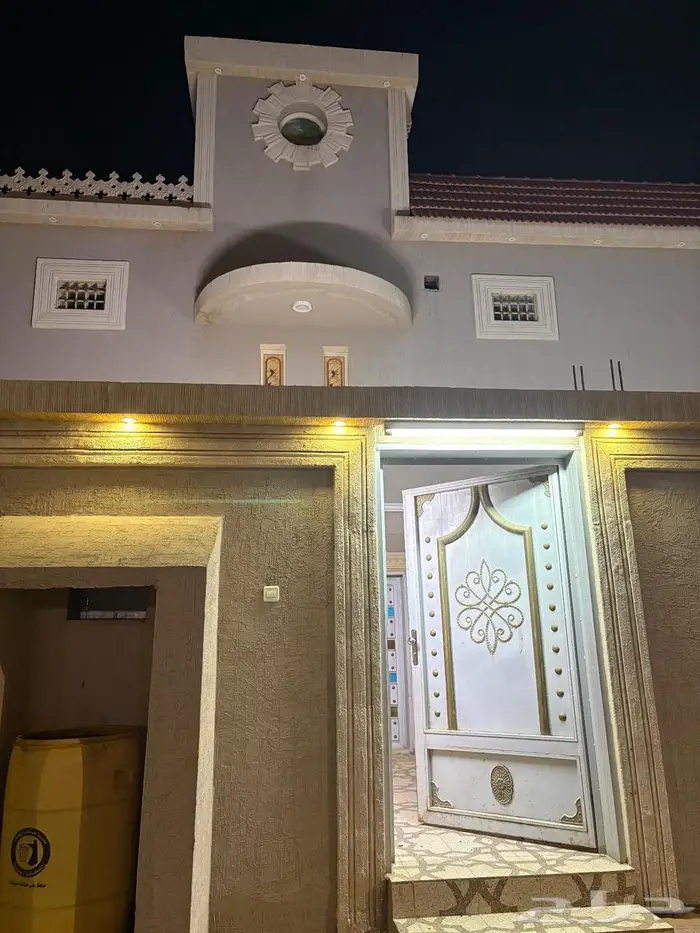 دور علوي للايجار في رفحاء 0