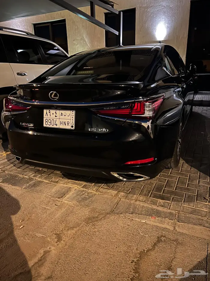 لكزس ES350 بحاله الوكاله مالك اول 4