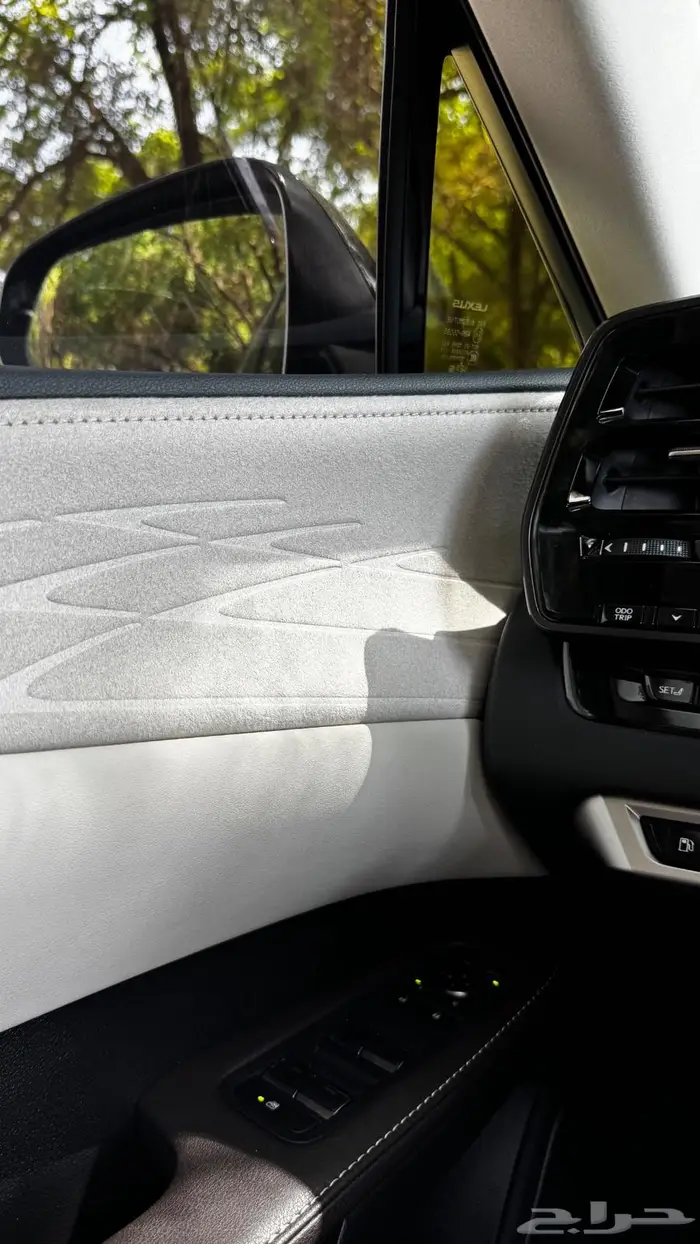 لكزس RX350 2023 زيتي 11