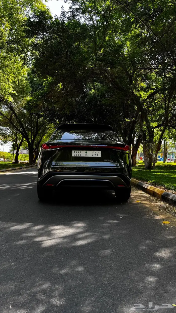 لكزس RX350 2023 زيتي 32