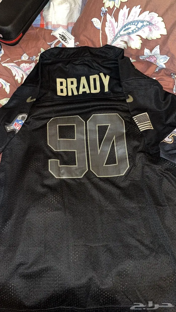 للبيع 3 تيشرتات NFL 3