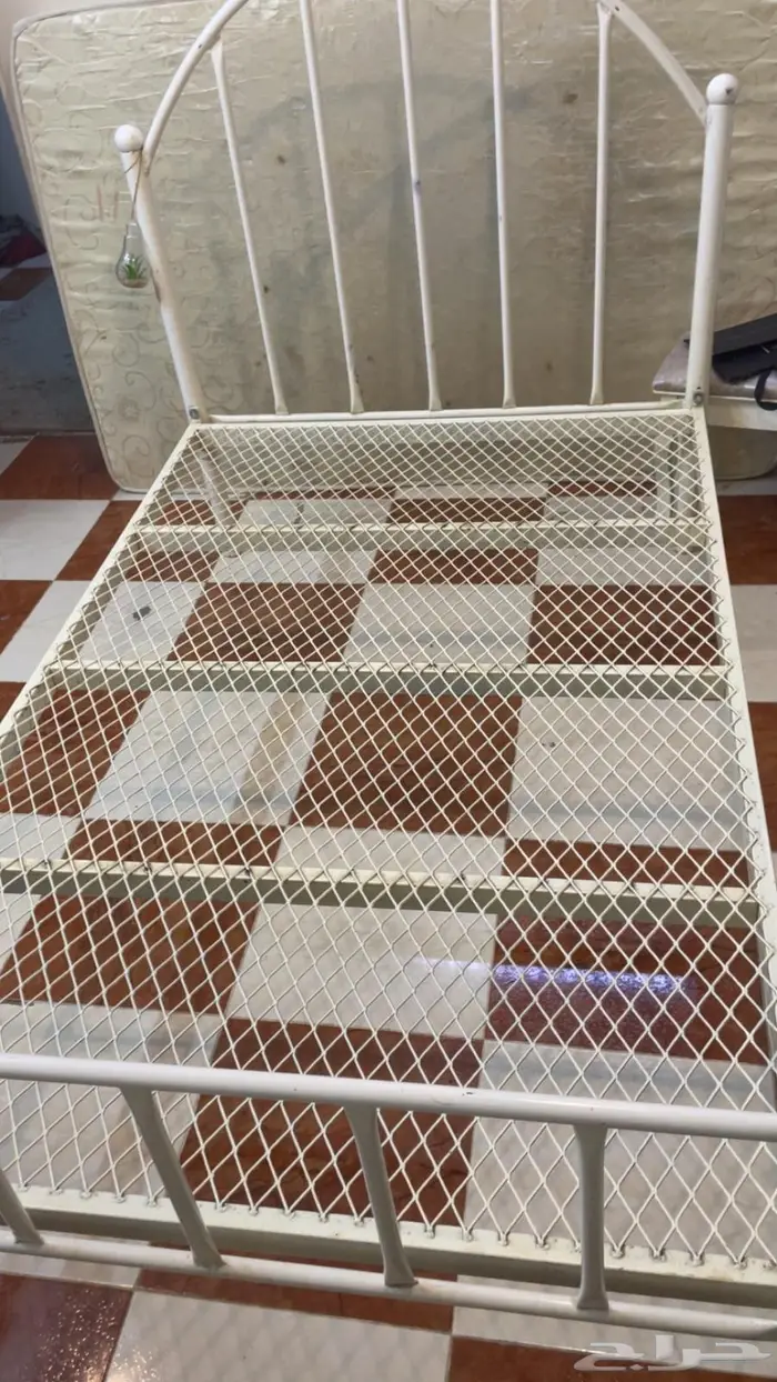 سرير حديد 0