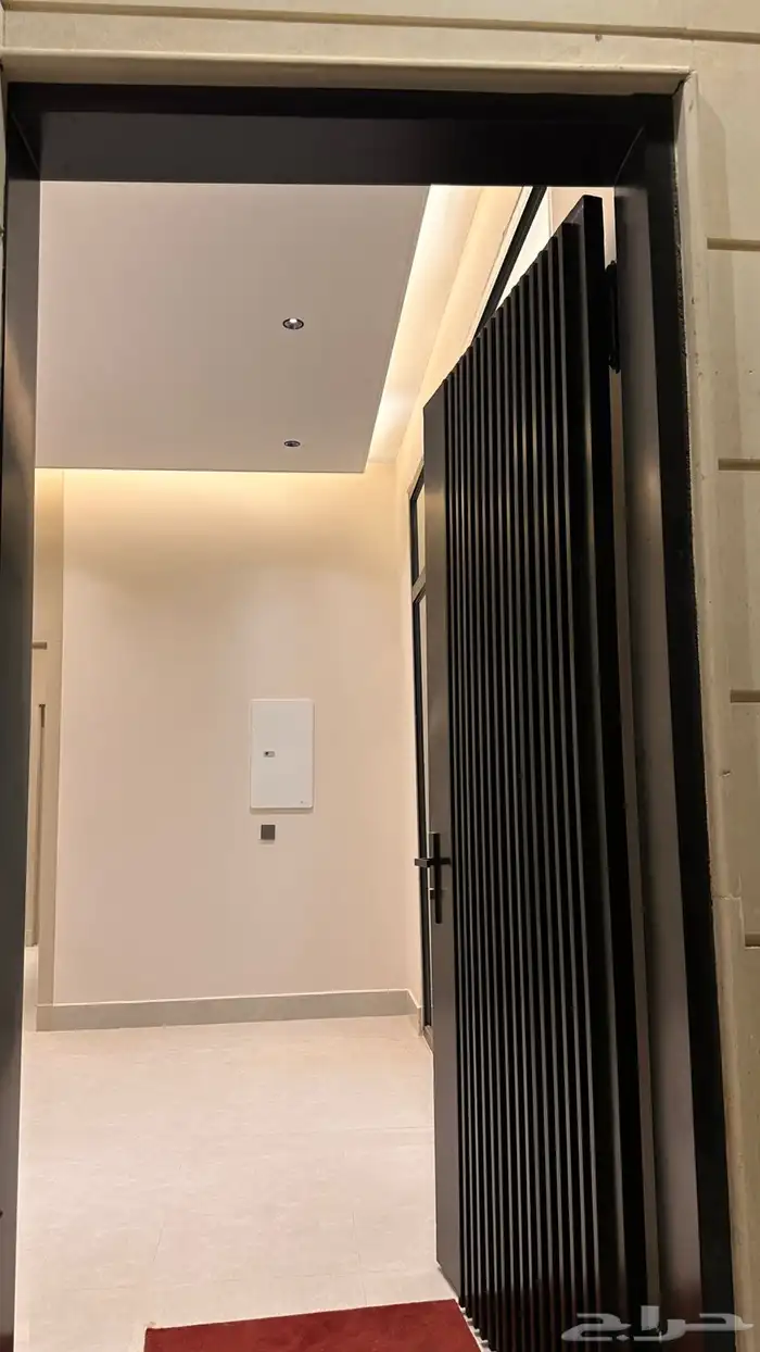 فيلا حديثة 200م بواجهه جنوبية حجر الرياض   مميزة بداية لبن 5