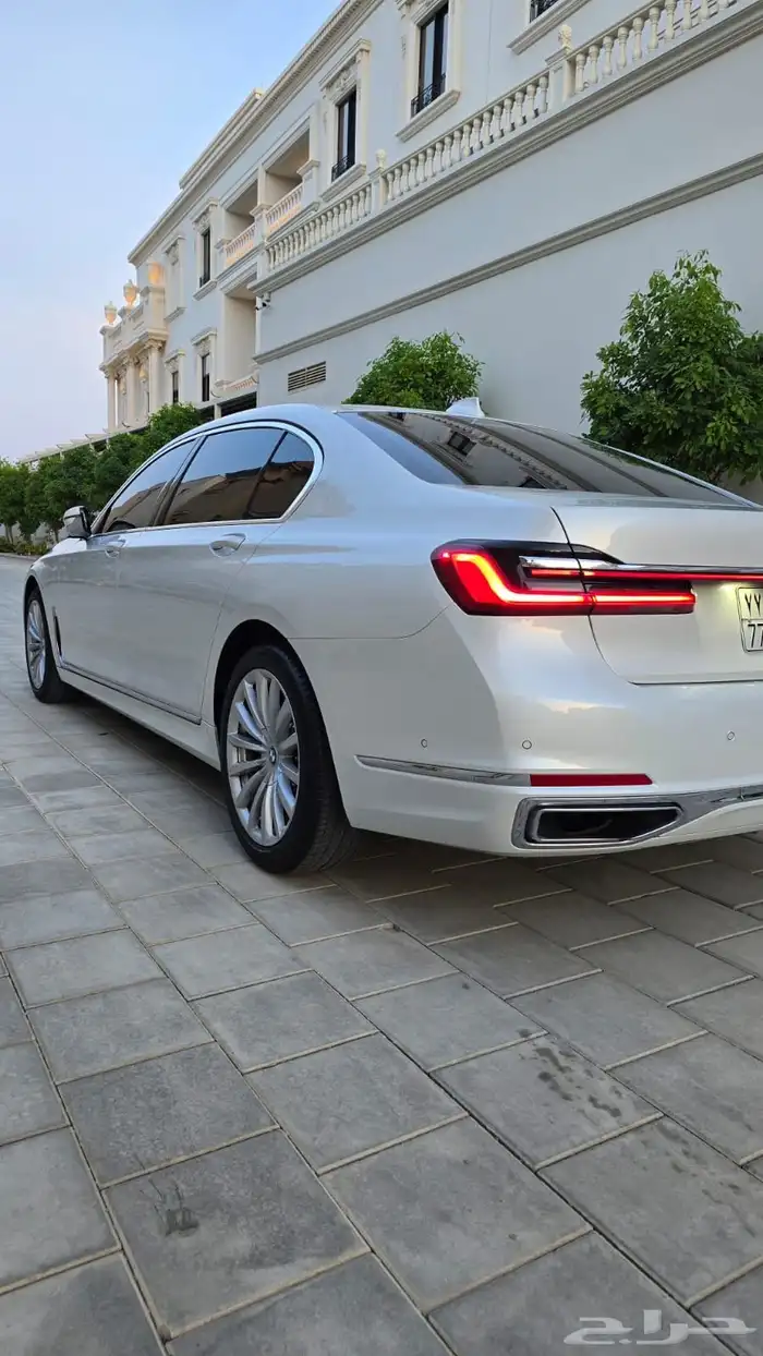 بي ام دبليو 2021 فئة 730 الناغي 32