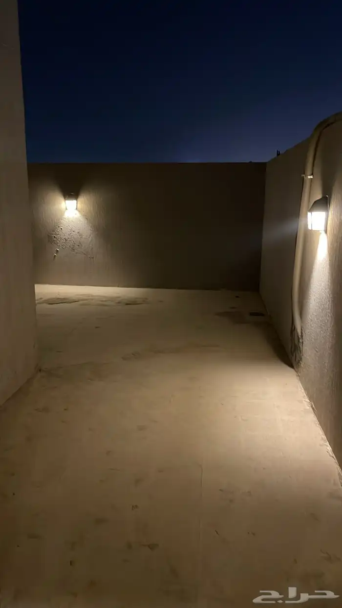 شقة للايجار حي القيروان 6