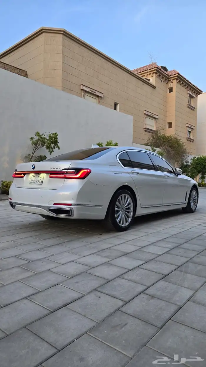 بي ام دبليو 2021 فئة 730 الناغي 11