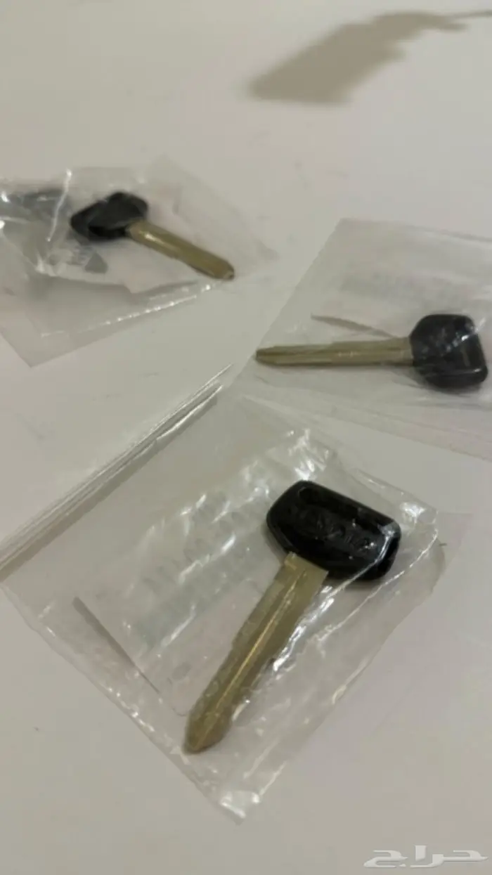 للبيع مفتاح أبو جلده للهايلوكس والشاص 4