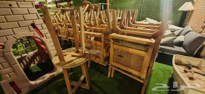 كراسي وطاولات خارجية لمحلات الكوفي والشاي 4