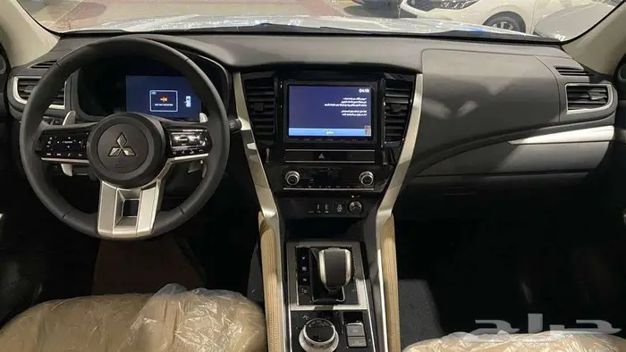 ميتسوبيشي مونتيرو نص فل موديل 2025 بنزين 6