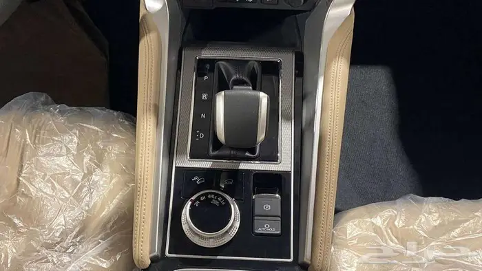 ميتسوبيشي مونتيرو نص فل موديل 2025 بنزين 8