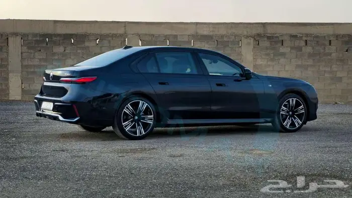 بي ام دبليو 735i M 2026 خليجي اصفار مع ضمان الوكيل 4
