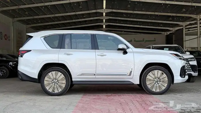 لكزس LX600 BB موديل 2025 سعودي عرض خاص 8