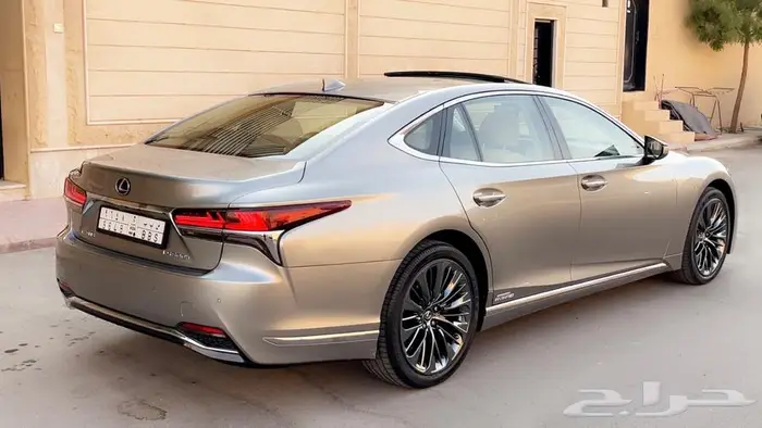 لكزس LS500h فل كامل 2018 نظيفة جدا 4