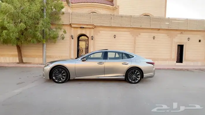 لكزس LS500h فل كامل 2018 نظيفة جدا 3
