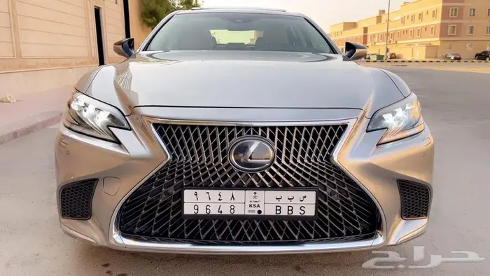 لكزس LS500h فل كامل 2018 نظيفة جدا 6