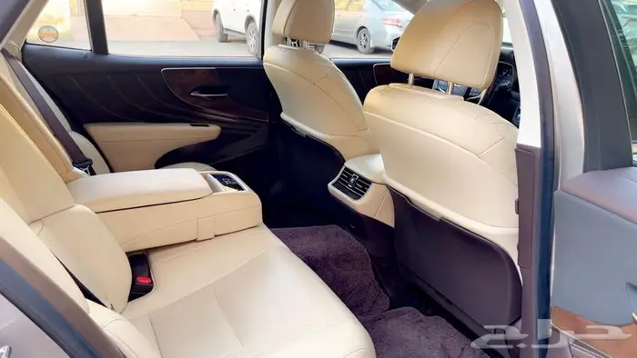 لكزس LS500h فل كامل 2018 نظيفة جدا 17