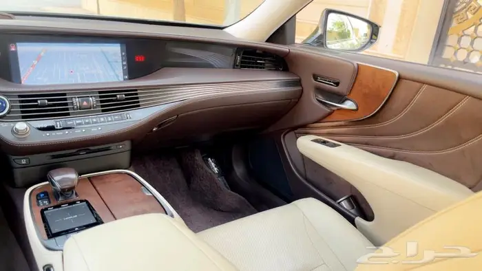 لكزس LS500h فل كامل 2018 نظيفة جدا 15