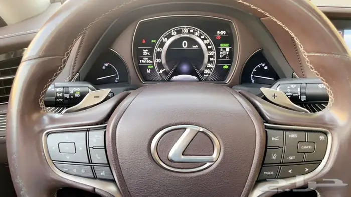 لكزس LS500h فل كامل 2018 نظيفة جدا 11