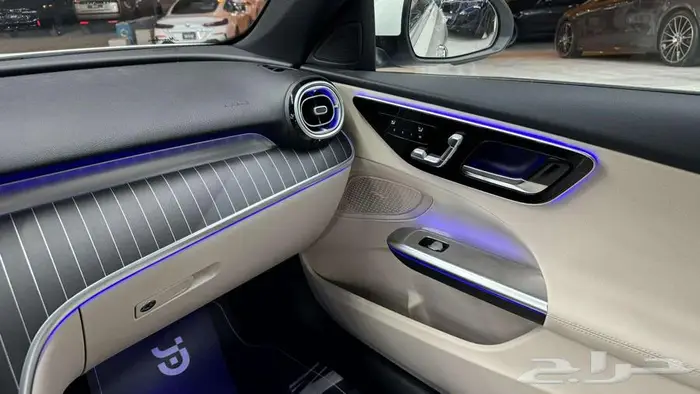 2025مرسيدس سي 200 MERCEDES C 11