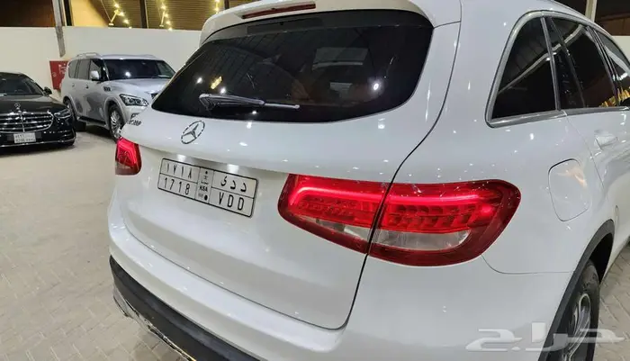 مرسيدس GLC300 2017 بحالة ممتازة 9