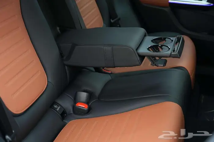مرسيدس GLC 200 Coupe موديل 2026 أصفار خليجي أخضر فضي جملي 16