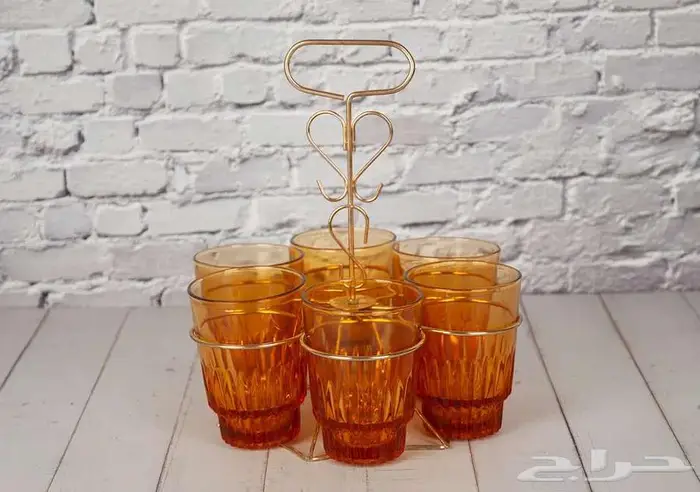 ستاند ذهبي مع الكاسات 4