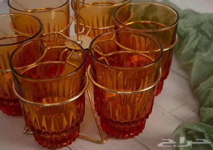 ستاند ذهبي مع الكاسات 3