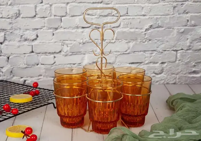 ستاند ذهبي مع الكاسات 1