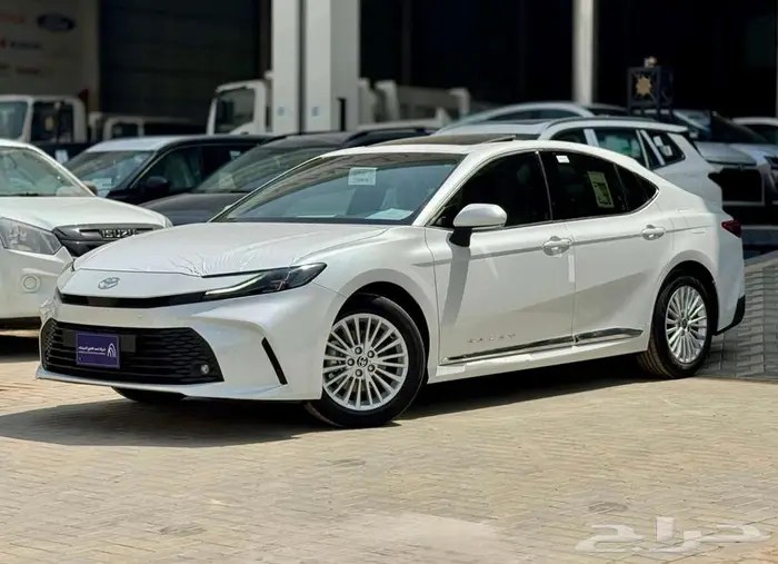 تويوتا كامري Le بنزين 2025 بالنقد والتقسيط 3