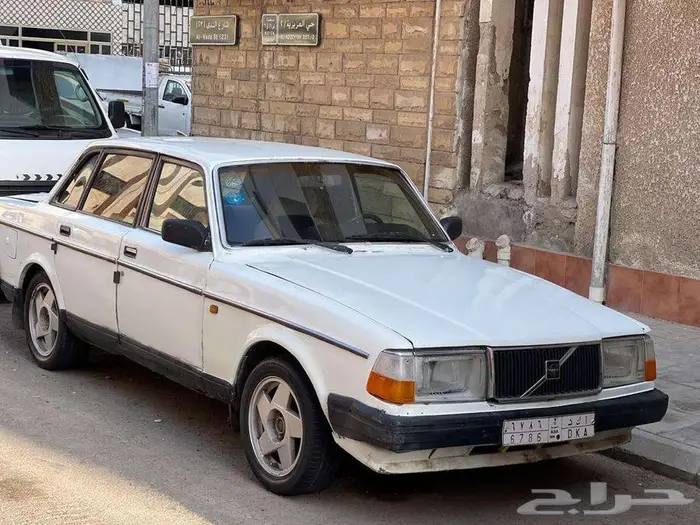سياره نضيفه وكل قطعها سليمه مسقطه للبيع كامله كقطع غيار 11