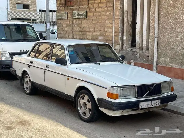 سياره نضيفه وكل قطعها سليمه مسقطه للبيع كامله كقطع غيار 0