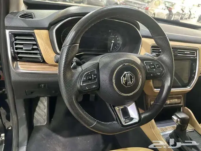 ام جي اسود 2021 M G 11