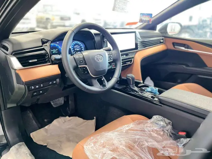 تويوتا كامرى جراندى بنزين 2025 14