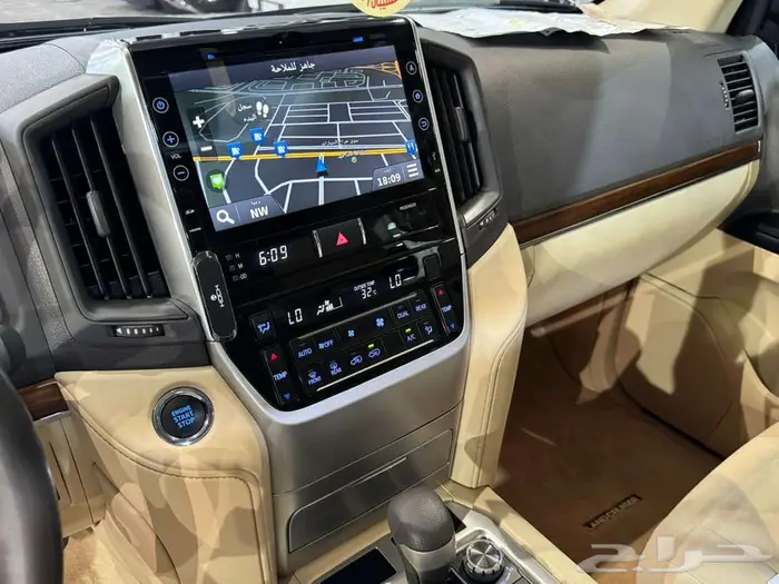 للبيع جيب لاندكروزر GXR-3 2017 سعودي عداد قليل V8 ( مخززنه ) 36