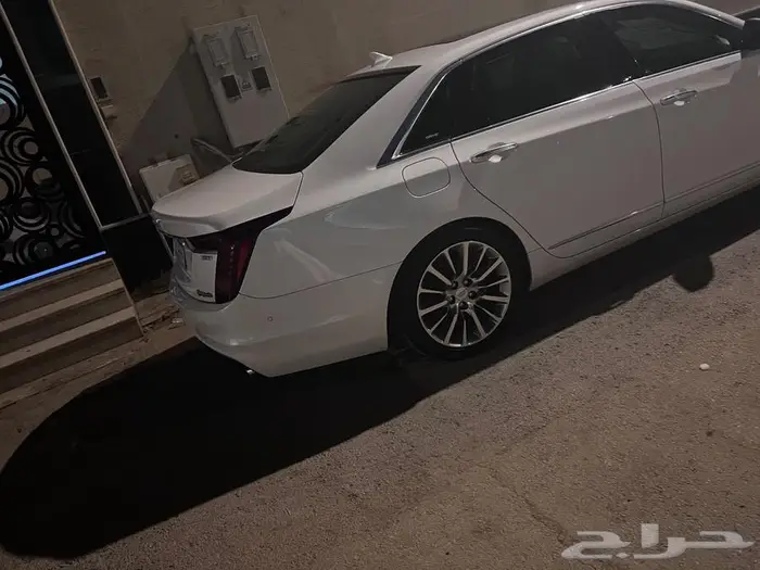 للبيع ct6 كاديلاك 12