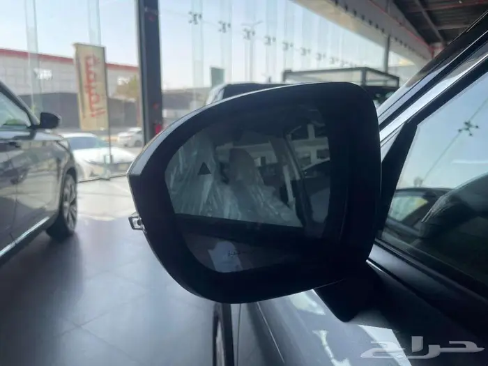 نيسان اكستريل 7 مقاعد SV 2025 بلس 7