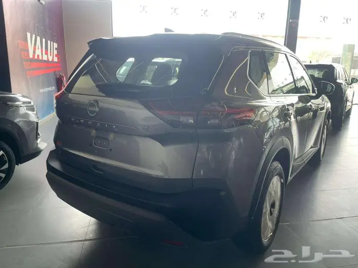 نيسان اكستريل 7 مقاعد SV 2025 بلس 2