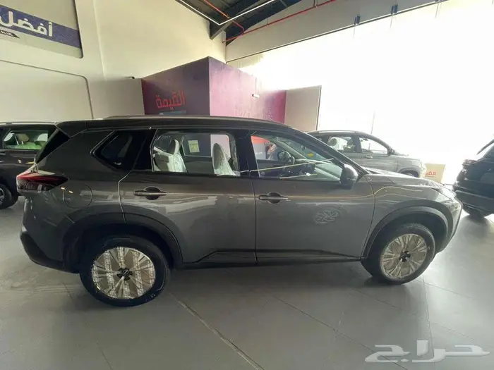 نيسان اكستريل 7 مقاعد SV 2025 بلس 3